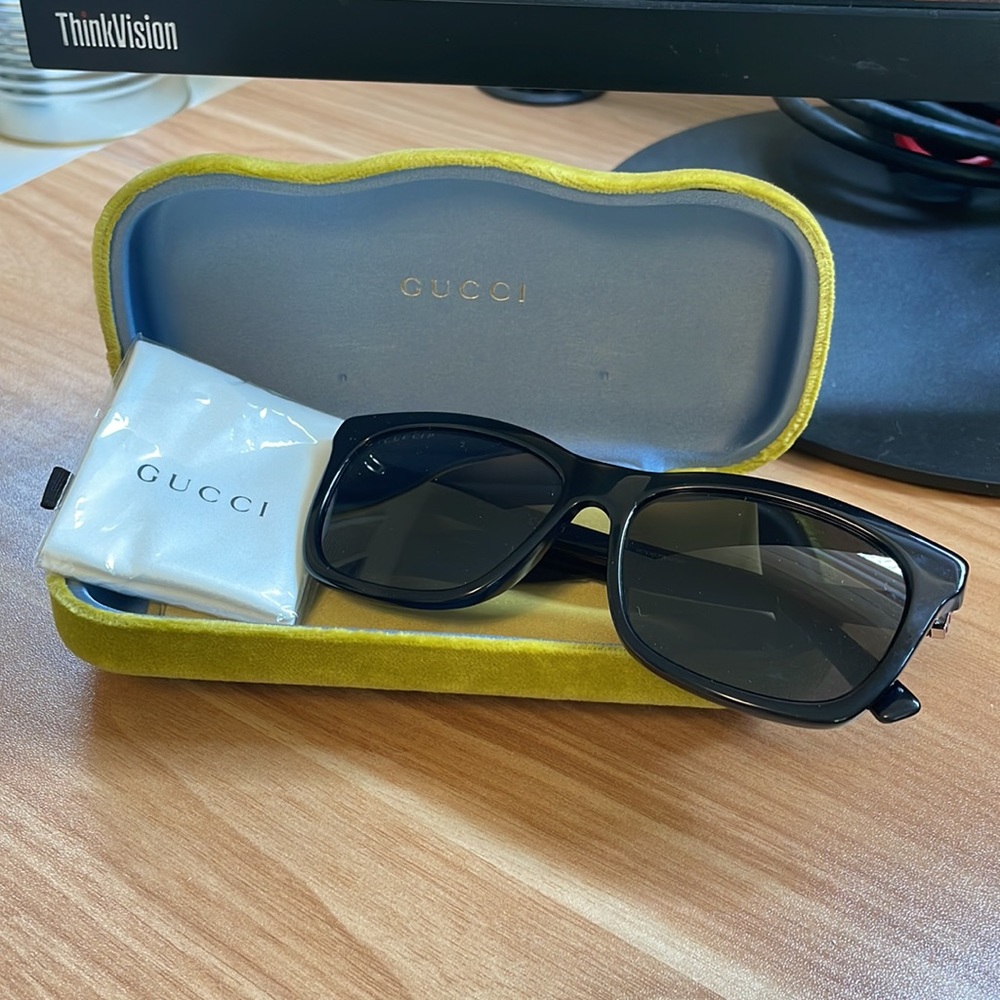 Gucci Gg049s 002 Rectangular Sunglasses - image 2